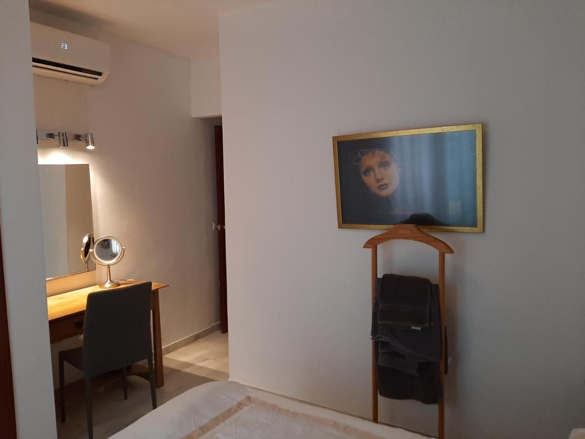 Apartment In Perfect Position Historic Centre Málaga Kültér fotó